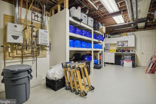 9906 Avenel Farm Dr, Rockville MD 20854-5410 exterior