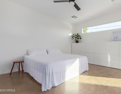 2205 Clarendon Ave, Phoenix AZ  85015-5436 exterior