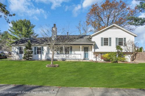 984 Woodlane Rd, Jackson Twp NJ 08527-1556 exterior