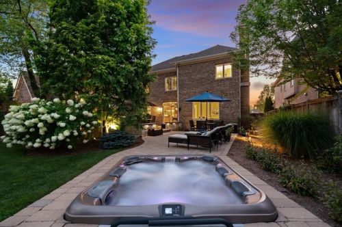 853 Linden Ave, Elmhurst IL 60126-5312 exterior