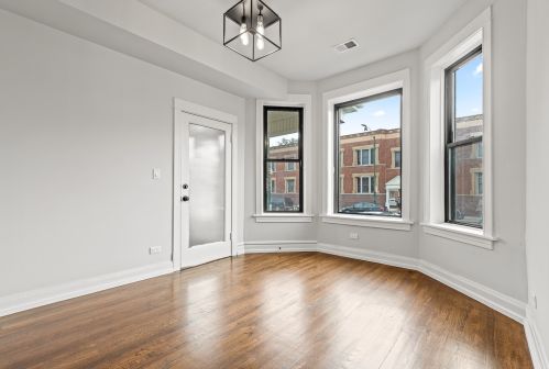 3142 Diversey Ave, Chicago IL 60647-1558 exterior