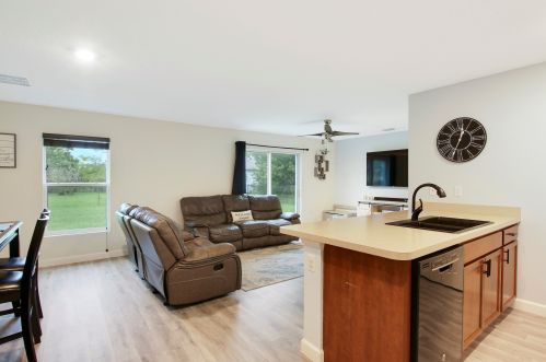 275 Ridgecrest Dr, Fort Pierce FL  34953-8305 exterior