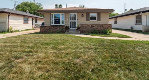 5326 63rd St, Milwaukee, WI 53218-3115