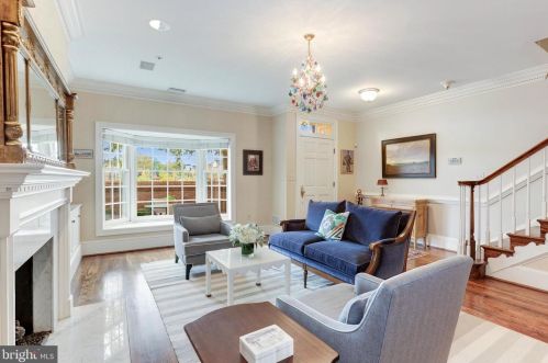 11 Wilkes St, Alexandria VA 22314-3856 exterior