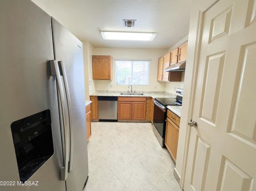 1670 Bitter Orange St, Tucson, AZ 85705-4877