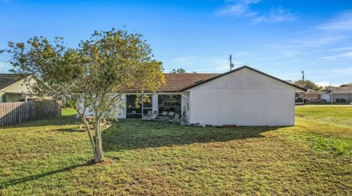 3886 Lafleur St, Fort Pierce FL  34953-3674 exterior