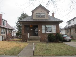 2647 Neva Ave, Chicago IL  60707-1610 exterior