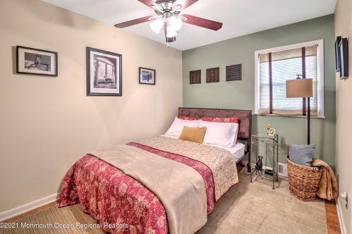 25 Fulton St, East Freehold NJ 07728-1811 exterior