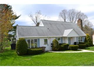 147 Orchard St, Ellington, CT 06029-4214