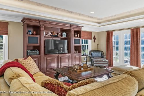 41 Marlpit Pl, Middletown NJ 07748-2028 exterior