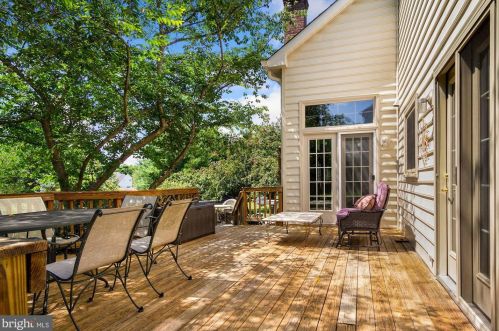 916 Brick Mnr Cir, Silver Spring MD 20905-3819 exterior