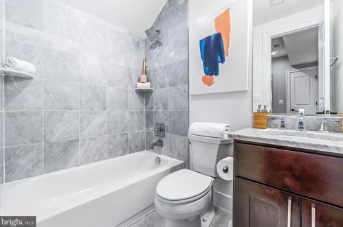 761 Kenyon St, Washington DC  20010-1521 exterior