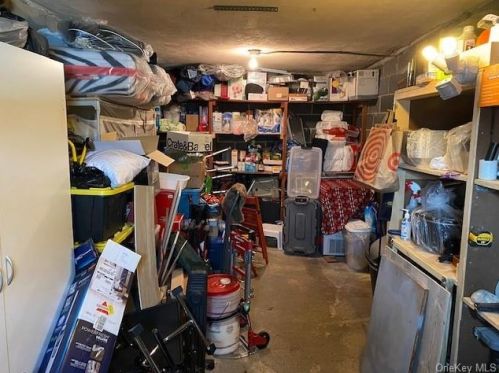 903 Brinsmade Ave, Bronx NY 10465-1903 exterior