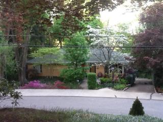 38 Holland Rd, Pittsburgh, PA 15235-5046