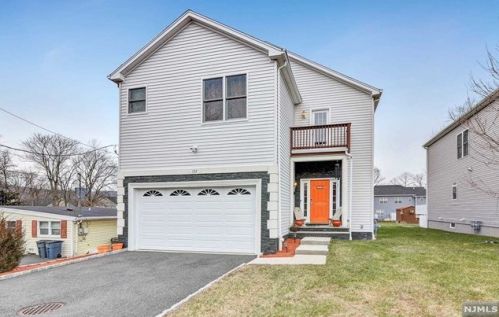 137 Third St, Mahwah, NJ 07430-1252