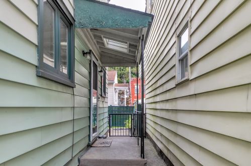 1850 Middle St, Pittsburgh PA 15227-3846 exterior