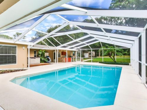 12607 51 St, Tampa FL 33619-1418 exterior