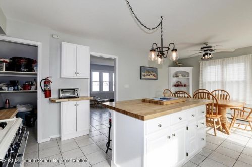 320 Elizabeth Ave, Point Pleasant Beach NJ 08742-4133 exterior