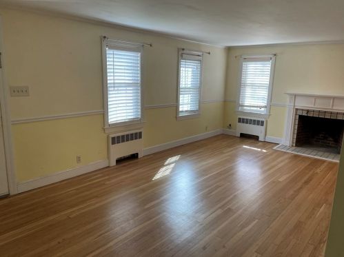 201 Turnpike St, North Andover MA  01845-5005 exterior