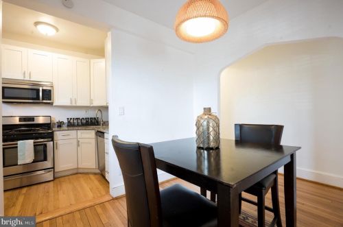 250 Farragut St, Washington DC 20011-4181 exterior