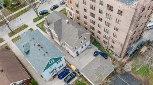 3944 Farwell Ave, Milwaukee WI  53211-2411 exterior