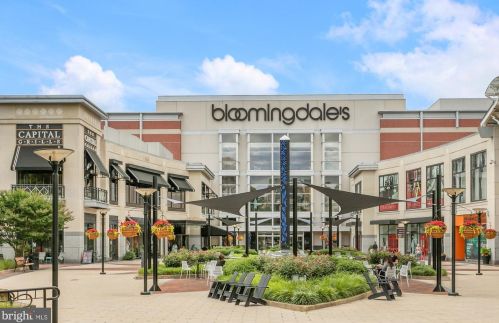 5201 Wisconsin Ave, Washington DC 20015-2111 exterior