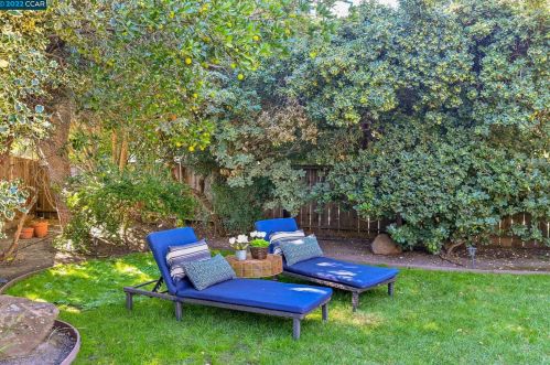 933 Santa Lucia Dr, Concord CA 94523-2366 exterior