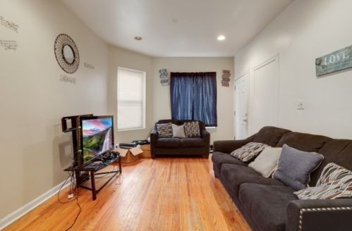 3714 Ferdinand St, Chicago, IL 60624-1208