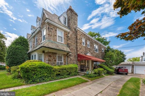 1010 Haworth St, Philadelphia, PA 19124-2526