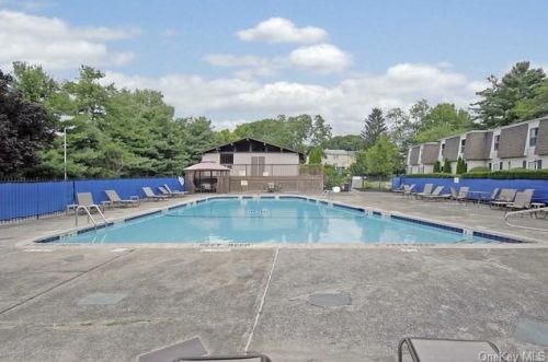 15 Stout Ct, Poughkeepsie NY 12601-2966 exterior