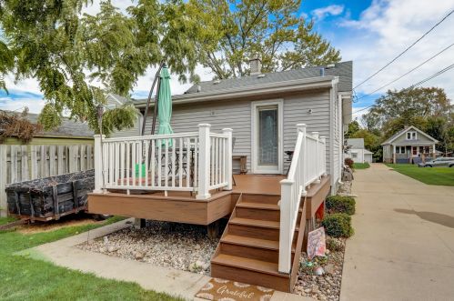 2015 94, Milwaukee WI 53227-1403 exterior