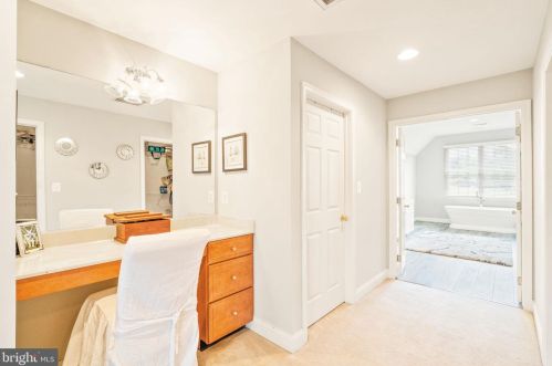 17675 Tobermory Pl, Leesburg VA 20175-7053 exterior