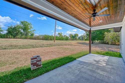 146 Bermuda Cir, Montgomery TX 77356-8205 exterior