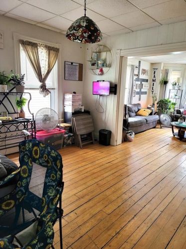 344 2nd Ave, Woonsocket RI 02895-4110 exterior