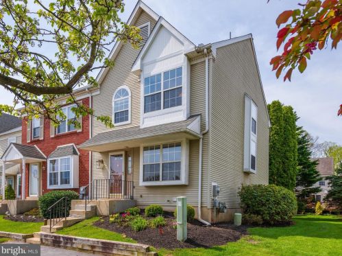 51 Victoria Dr, Chester, PA 19014-1549