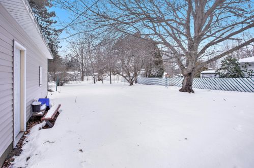 920 Livingston St, Sylvan Beach MI 49461-1535 exterior