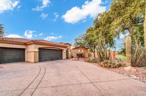 744 County Down Dr, Chandler, AZ 85249-3979