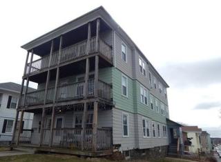32 Dartmouth St, Worcester, MA 01604-3030