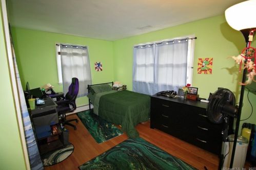 97 Dana Ln, Meriden CT 06451-5076 exterior