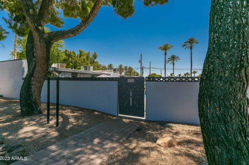 4206 38th St, Phoenix AZ  85018-4836 exterior