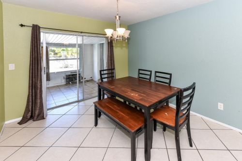 189 Ivanhoe Ct, Fort Pierce FL 34983-2052 exterior