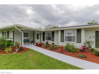 34 Maui Cir, Naples, FL 34112-3724