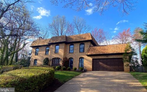 1454 Highwood Dr, Mc Lean, VA 22101-2517