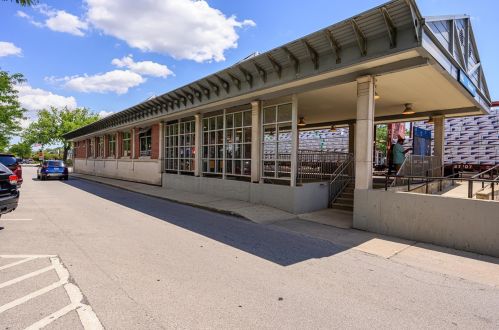 135 York St, Elmhurst IL  60126-3464 exterior