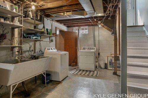 1114 Northlawn St, Grand Rapids MI 49505-3724 exterior