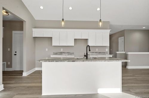 10478 Pne Vly Dr, Grand Blanc MI 48439-2677 exterior