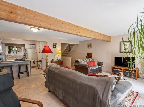 759 Kirts Blvd, Troy MI 48084-4844 exterior