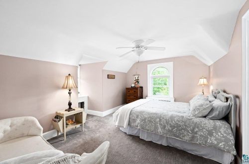 420 Hawthorne Rd, Duluth MN 55812-1936 exterior