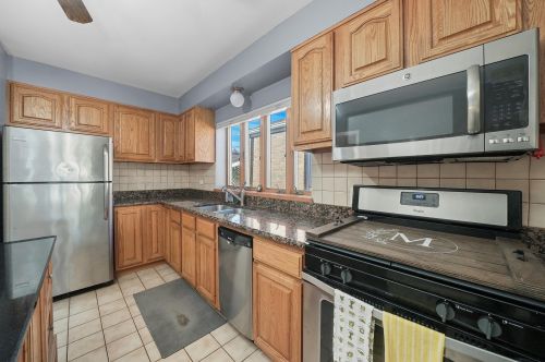 6625 64 St, Chicago IL 60638-4915 exterior