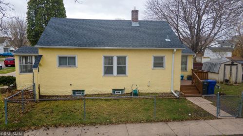 1055 Farrington St, Saint Paul MN 55117-5103 exterior